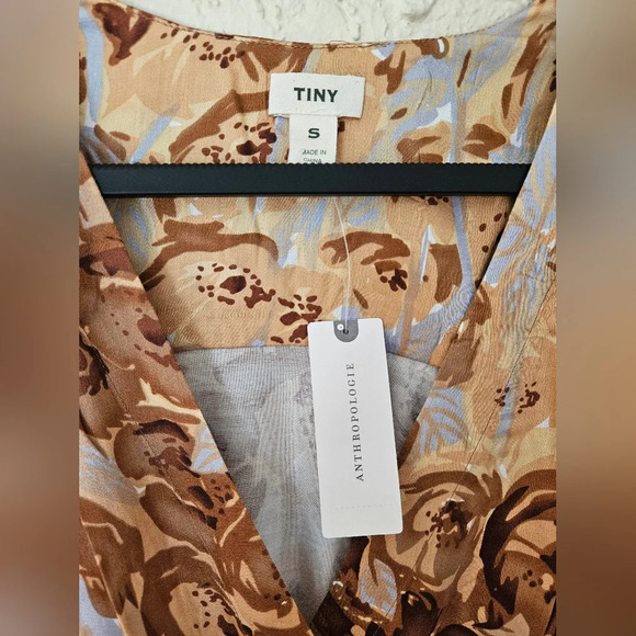 Tiny Valentina Long-Sleeve Printed Surplice Top - Picture 6 of 7